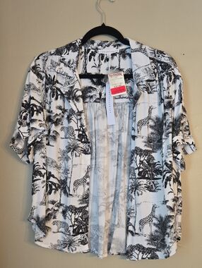 Jane and Delancey - Black and White Safari Print Short Sleeve Shirt